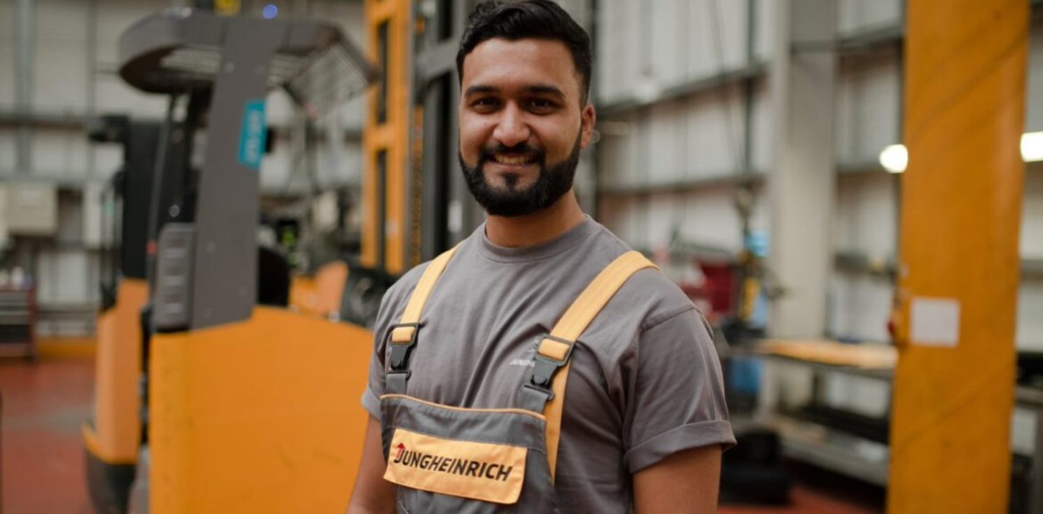 Lift truck apprentice