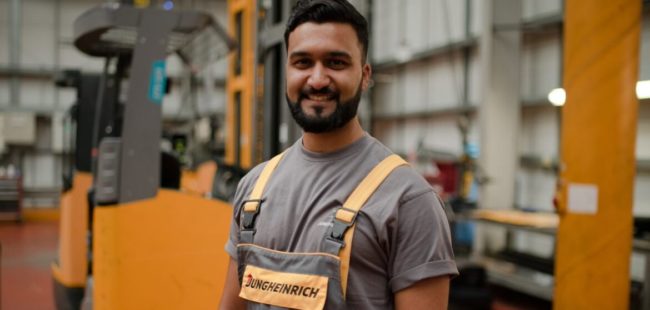 Lift truck apprentice