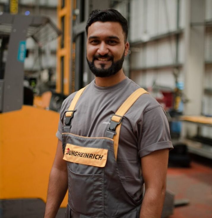 Lift truck apprentice